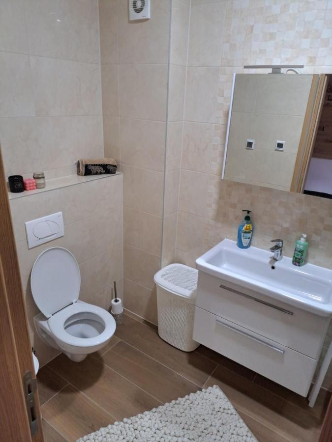 Gold Apartment โมสตาร์ ภายนอก รูปภาพ